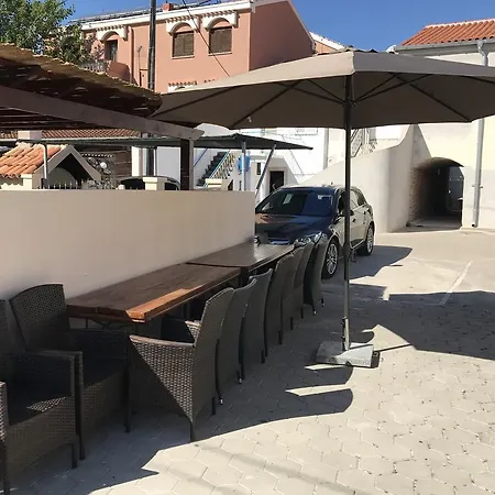 Apartman Apartments Zara *