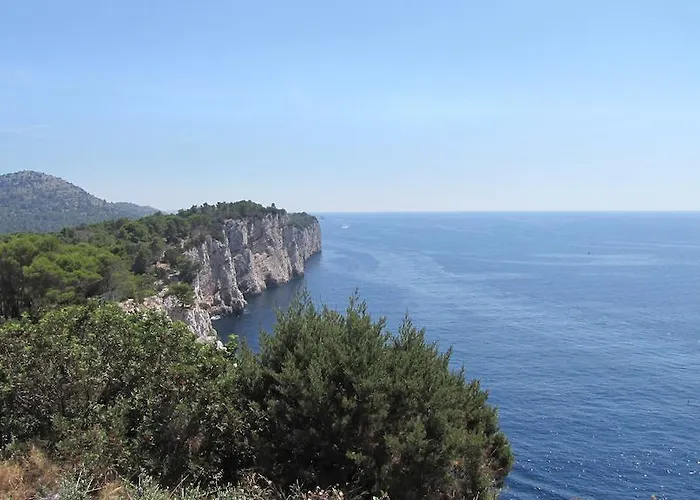 Apartments Zara アパート